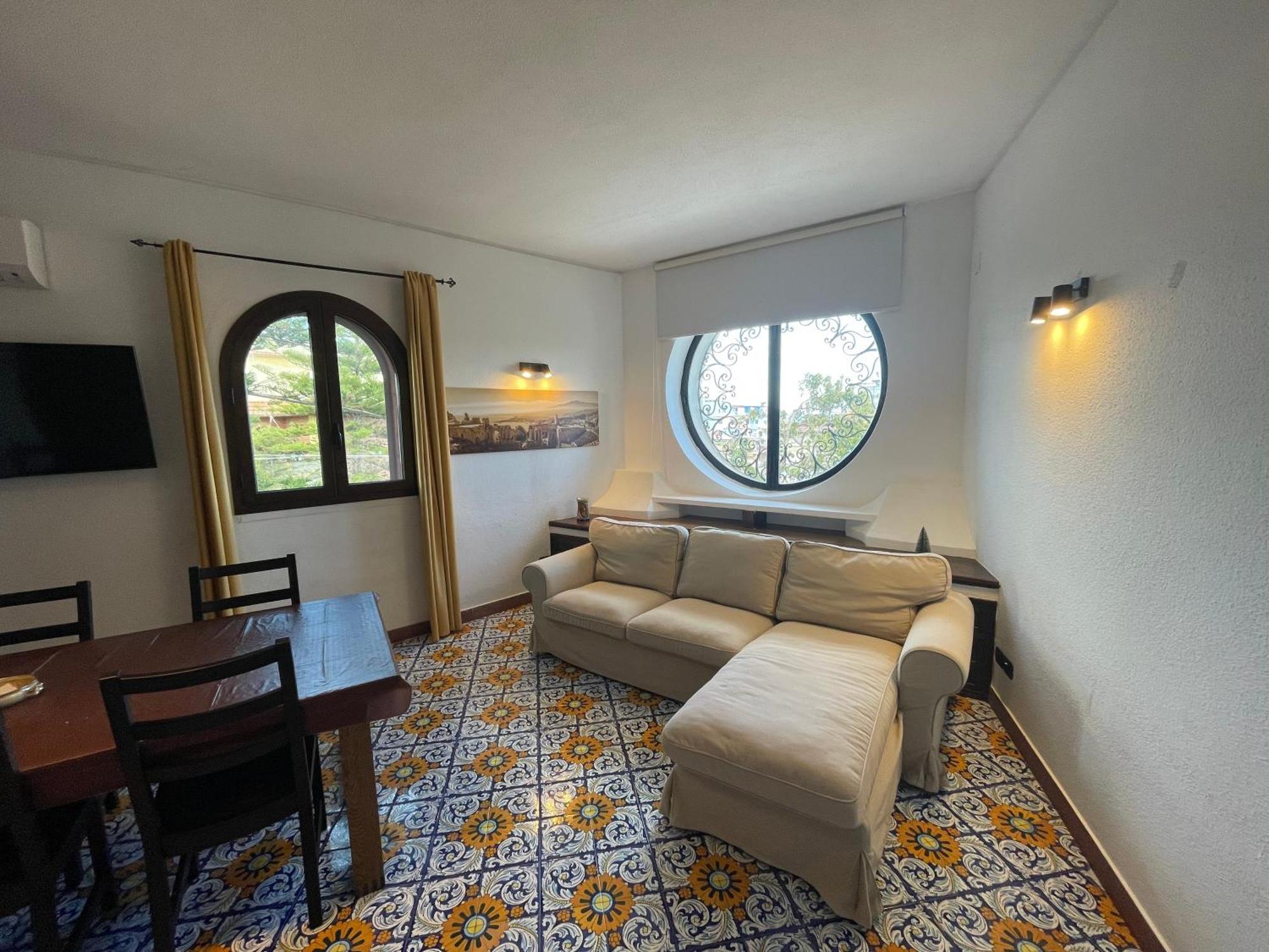 John Sea Suites จีอาร์ดีนี นักซอส ภายนอก รูปภาพ