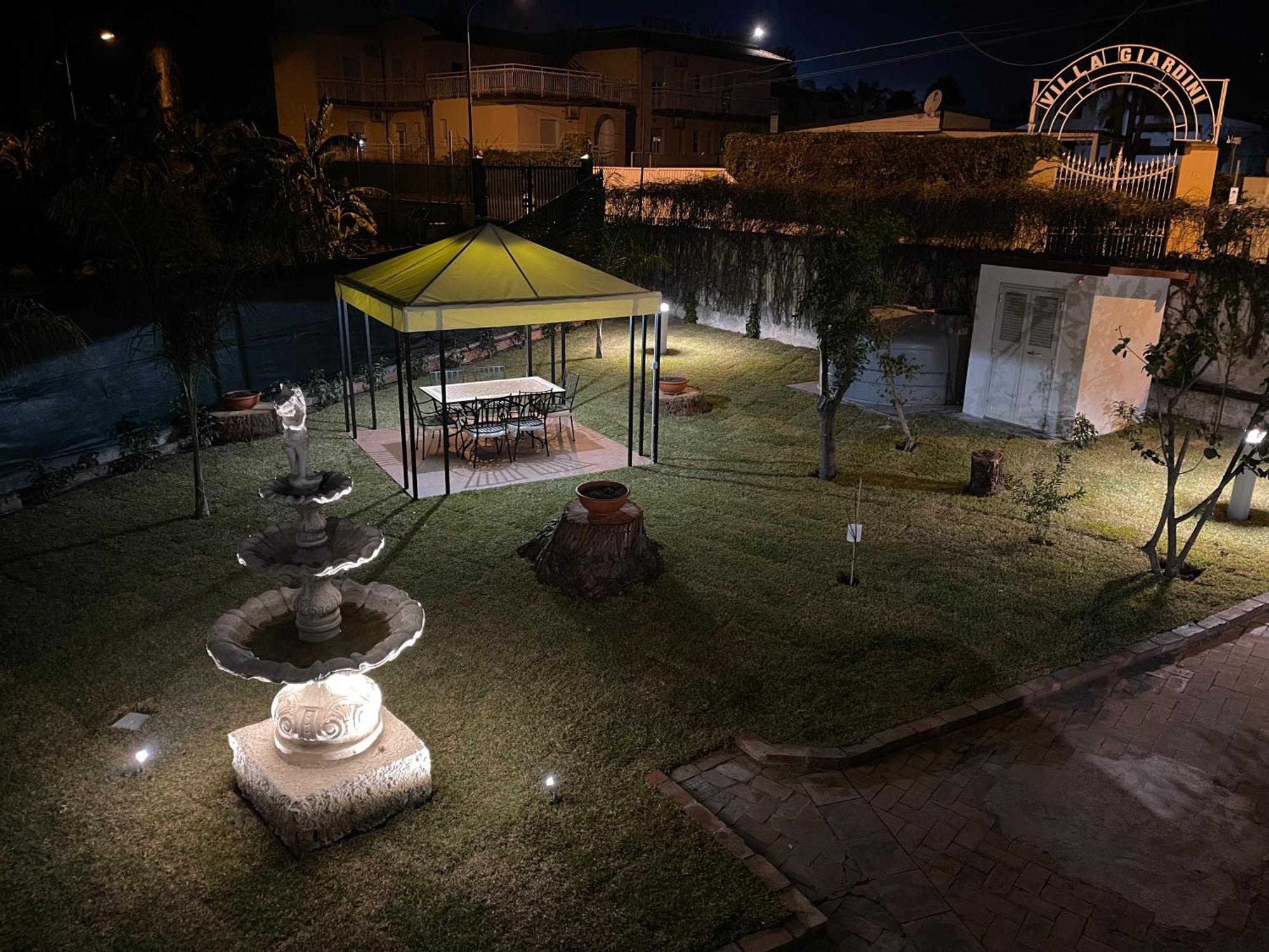 John Sea Suites จีอาร์ดีนี นักซอส ภายนอก รูปภาพ